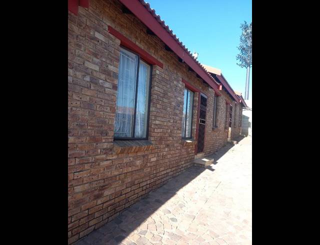 2 BEDROOM APARTMENT FOR SALE IN NOORDWYK